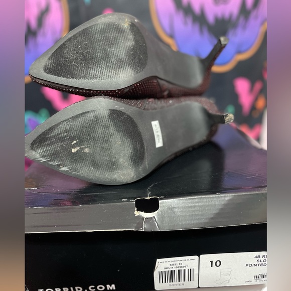 TORRID Size 10 Red Pointed Heel Bootie - Picture 6 of 6